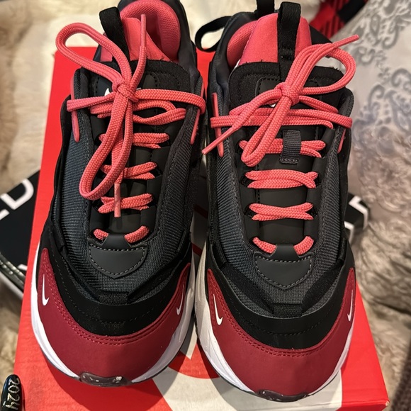 Nike Air Max Furyosa - Picture 2 of 7